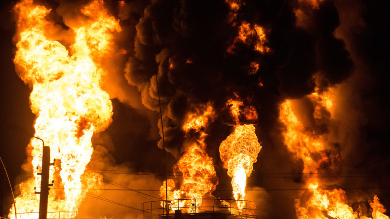 Kiev : plusieurs victimes dans le terrible incendie d’un entrepôt de stockage de carburant (VIDEO)