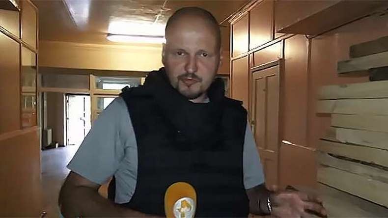 Une télévision russe en reportage à l’hôpital de Donetsk prise au piège des bombardements