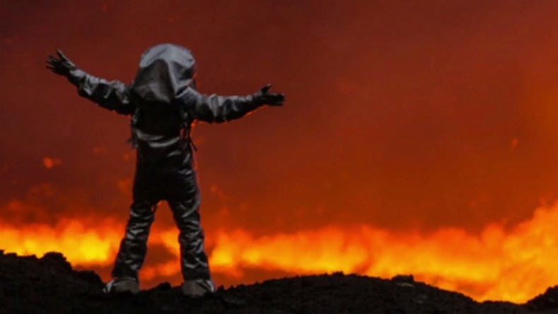 Feux de l’enfer : le cinéaste Sam Crossman est descendu dans le cratère du volcan Marum (VIDEO)