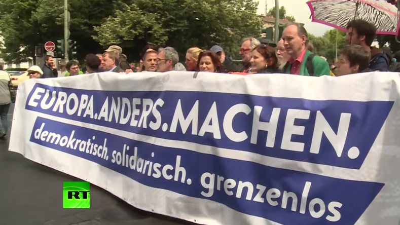 Des allemands manifestent leur solidarité avec la Grèce