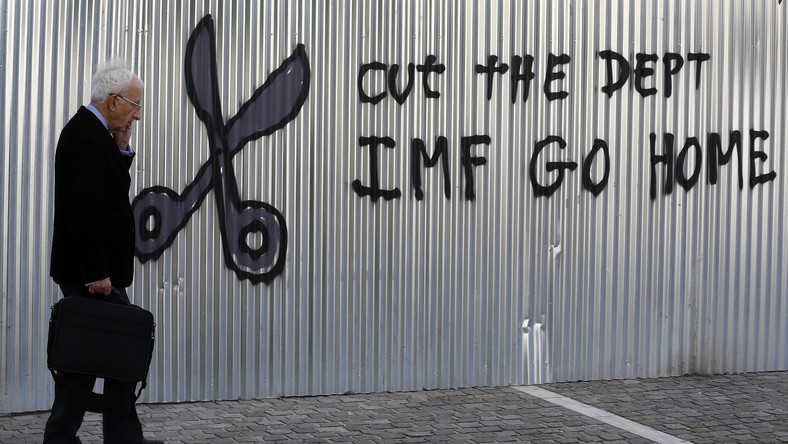 Les Grecs relâchent leurs émotions en graffitis