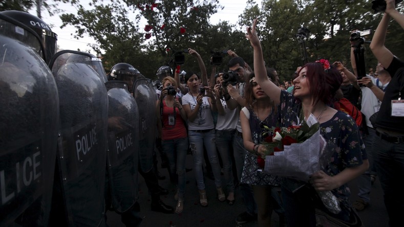 La police arménienne promet de ne pas utiliser la force contre les manifestations pacifiques