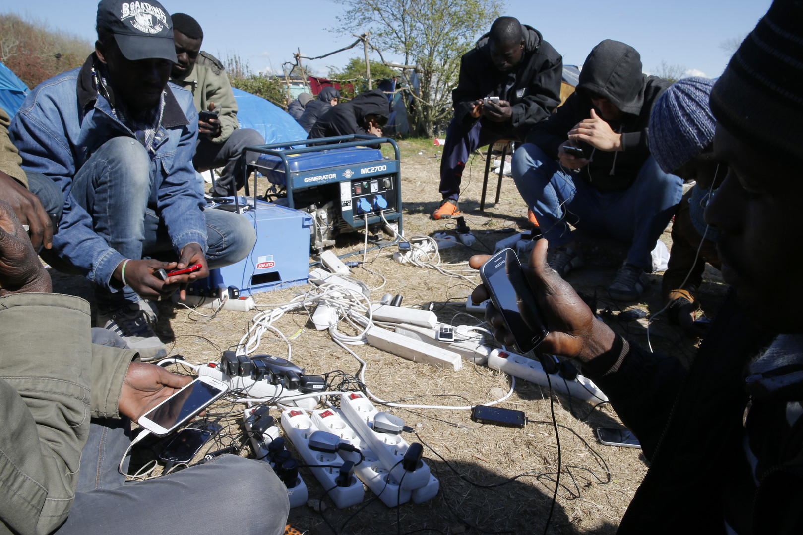 Calais: une rixe entre migrants fait 24 blessés