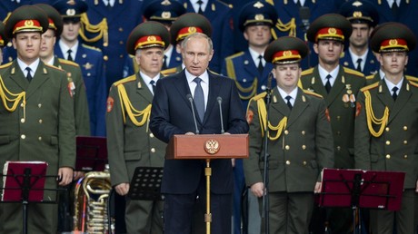 Le président russe Vladimir Poutine se prononce sur le forum international «Armée-2015»