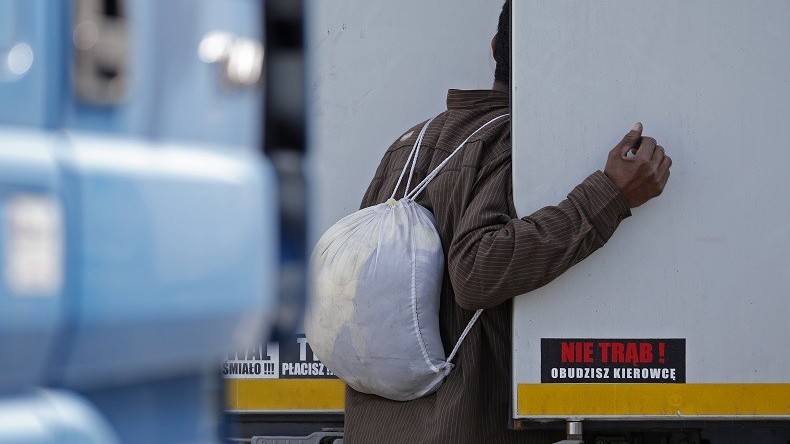 Mort d'un migrant dans le tunnel sous la Manche, trafic perturbé