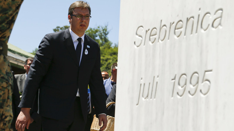 Jet de pierres contre le premier ministre serbe à Srebrenica