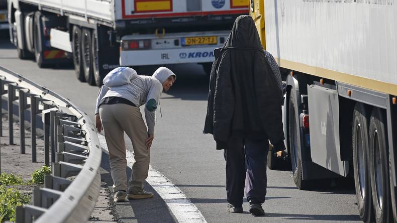 Trois migrants brûlés dans le tunnel sous la Manche