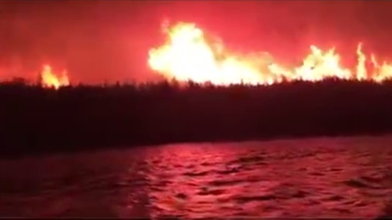 Des incendies hors de contrôle dans des forêts canadiennes (VIDEO)
