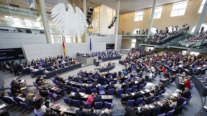 Le Parlement allemand donne son accord à un 3ème plan d'aide à la Grèce