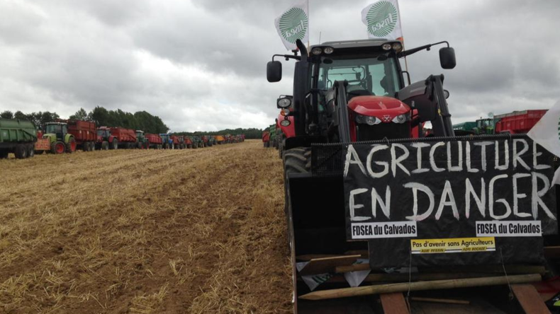 A Caen, les éleveurs protestent contre les prix de leurs produits