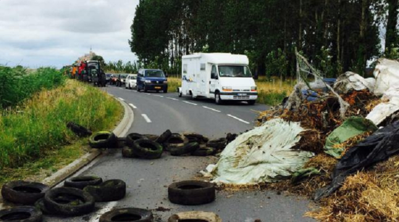 L'accès au Mont Saint-Michel bloqué par les éleveurs en colère