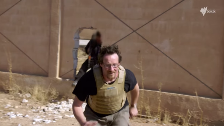 Daesh a bombardé les stars d’une émission de télé-réalité australienne en Syrie (VIDEO)
