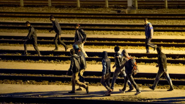La France s'émeut de la mort d'un nouveau migrant sous la Manche