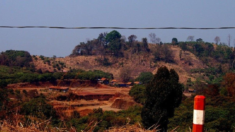 David contre Goliath: des paysans cambodgiens attaquent Bolloré en justice