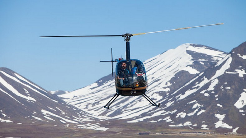 Survivant d’un crash d’hélicoptère : J’ai dû effrayer trois ours sur la glace de l’Arctique
