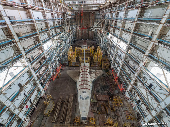 La guerre des étoiles oubliée : une navette spatiale soviétique laissée à l'abandon (PHOTOS)