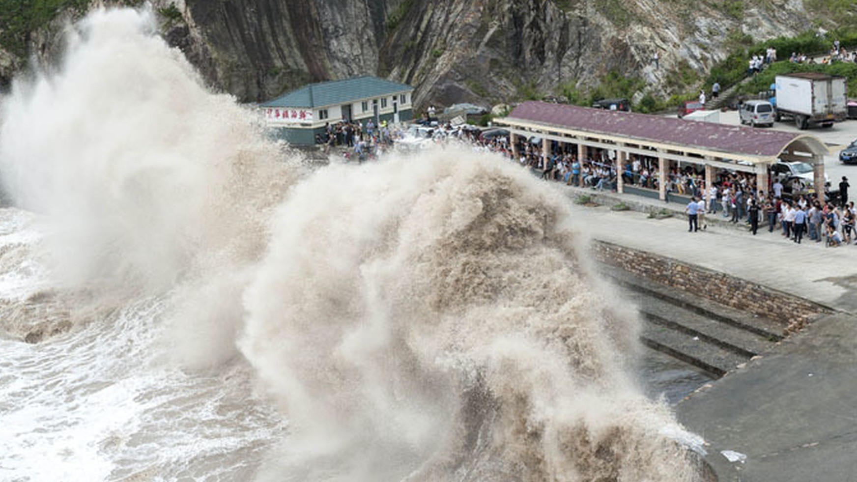 Plus d’un million de Chinois évacuées de la côte est du pays à cause du typhon Chan-hom (PHOTOS)