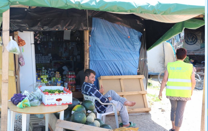 Eglise, école, épiceries, la «jungle» de Calais s'organise