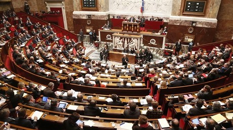 Les politiques français à court d'arguments évoquent souvent Hitler et le nazisme
