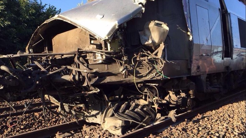 Après la collision d'un TGV avec un tracteur dimanche, la SNCF envisage de porter plainte