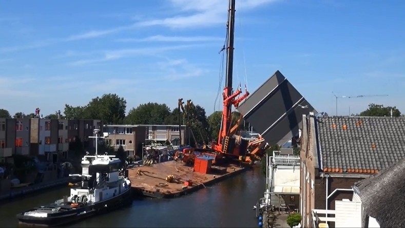 Deux grues tombent aux Pays-Bas et font au moins 20 blessés