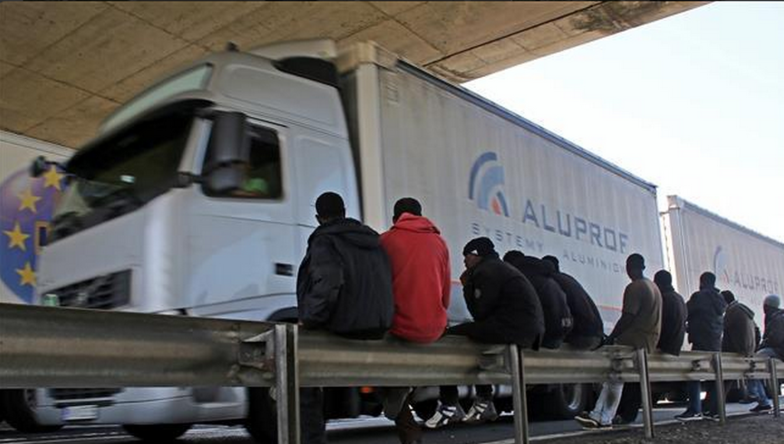 La Commission est prête à soutenir financièrement la France pour lutter contre les migrants