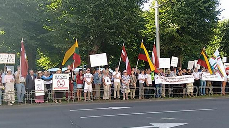 Pour ou contre l’accueil de réfugiés ? La Lettonie se divise