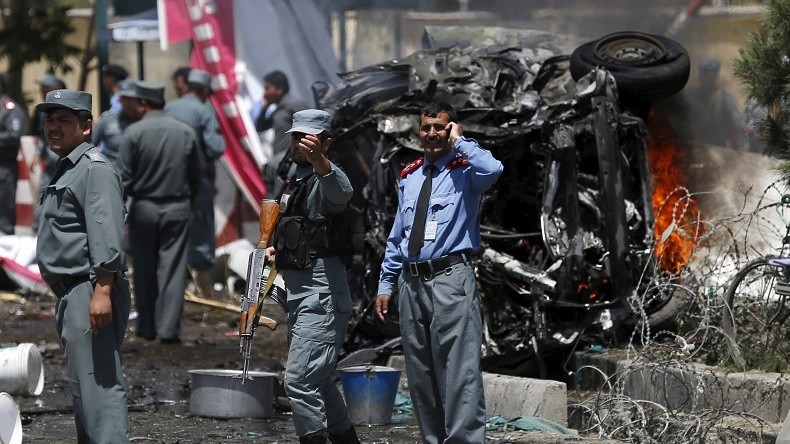 Afghanistan : attentat-suicide à la voiture piégée
