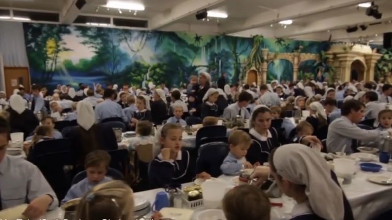 Plongée au sein de la secte Gloriavale, où les anciens forment les couples 