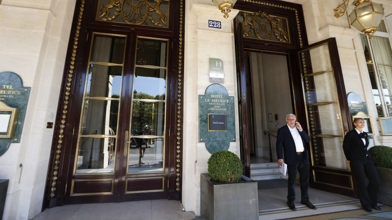 Paris «ignore complètement les mal-logés», dénonce le DAL qui a envahi l'hôtel Meurice ce matin