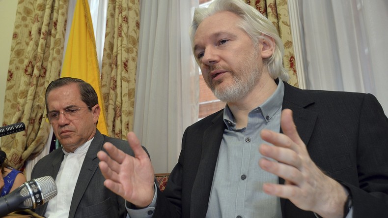 La Suède abandonne trois des quatre chefs d’accusation retenus contre Julian Assange