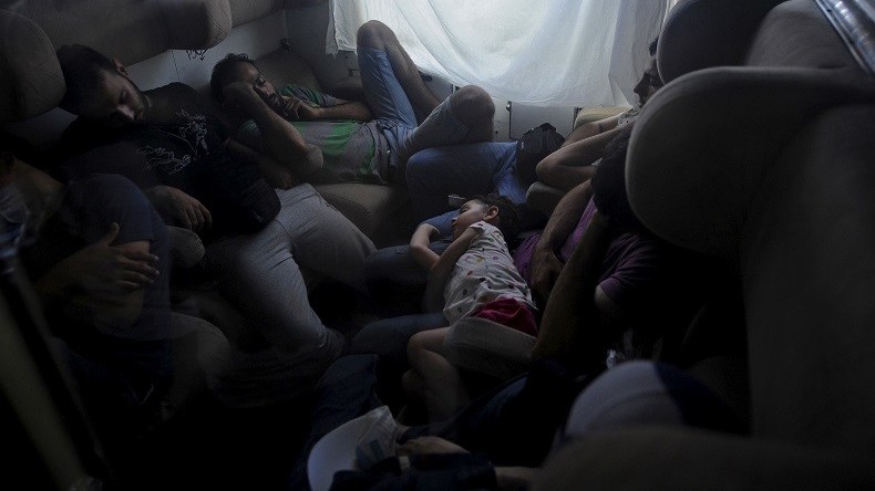 Au moins 50 migrants contaminés par une infection inconnue ont traversé la frontière de la Hongrie