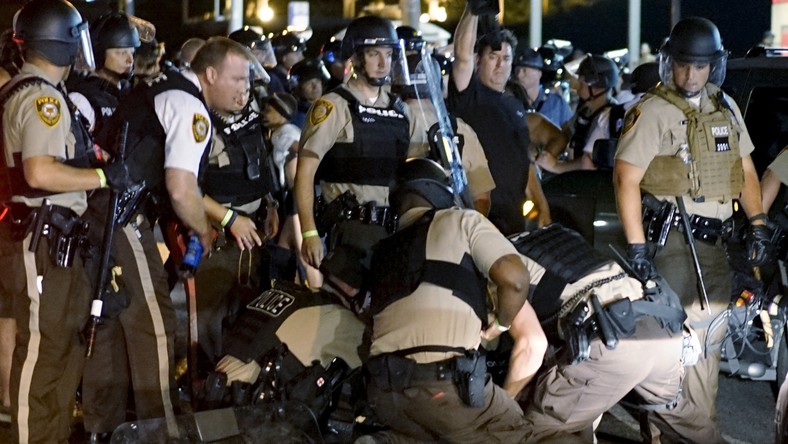 Un policier se vante sur Facebook d'avoir touché des «bonus» lors des manifestations de Ferguson