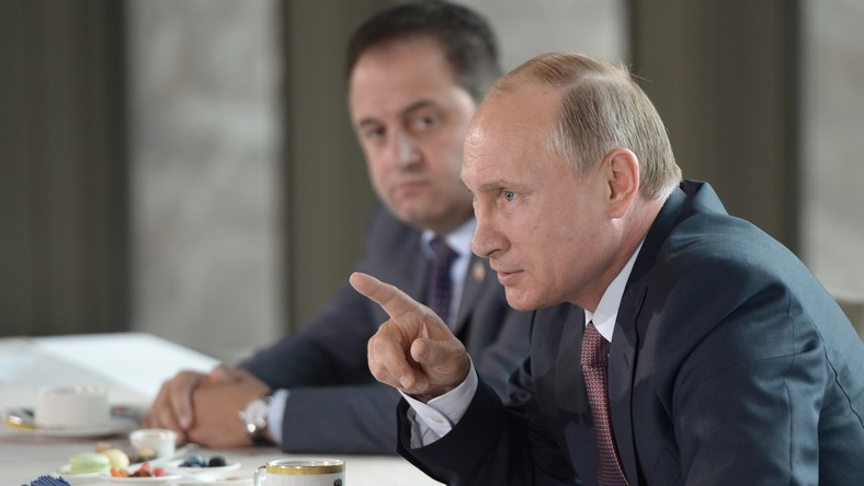 Vladimir Poutine en Crimée : la gestion de l'Ukraine depuis l'étranger est humiliante