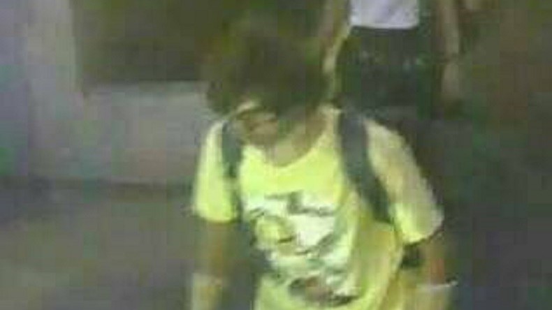 Pris pour le terroriste de Bangkok, un mannequin passe des heures au poste de police
