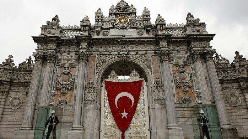 Deux attaquants arrêtés après une fusillade près du palais de Dolmabahçe à Istanbul