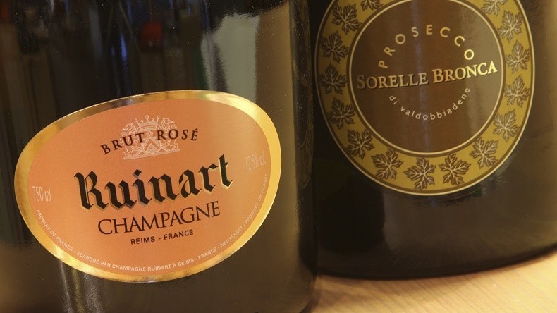Au Royaume-Uni, la guerre des bulles est déclarée: on ne sabre plus le champagne mais le Prosecco