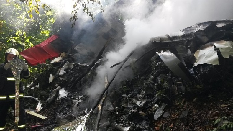 Deux avions sont entrés en collision au-dessus de la Slovaquie, au moins sept victimes