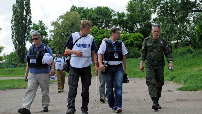 L’OSCE veut croire à une prolongation de la trêve en Ukraine. L’OTAN y organise des manœuvres