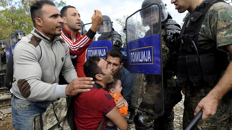 Macédoine : bousculade parmi les migrants qui voulaient passer la frontière depuis la Grèce