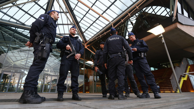 En Belgique, des photos de policiers avec leur famille retrouvées sur le portable d'un malfaiteur