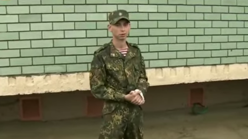 Un soldat russe a sauvé un enfant tombant du 6ème étage en la saisissant au vol