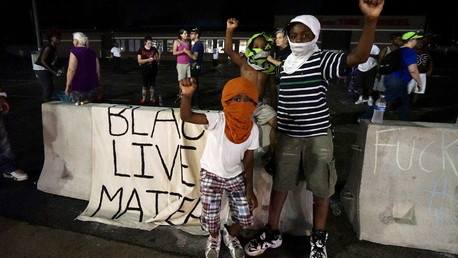 Ferguson, un an déjà : les problèmes raciaux persistent, les manifestations aussi