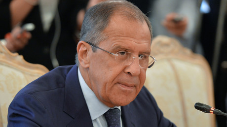 Lavrov : «les déclarations de Porochenko sur une possible agression russe en Europe sont du délire»