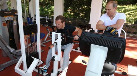Vladimir Poutine et Dmitri Medvedev dans la salle de sport
