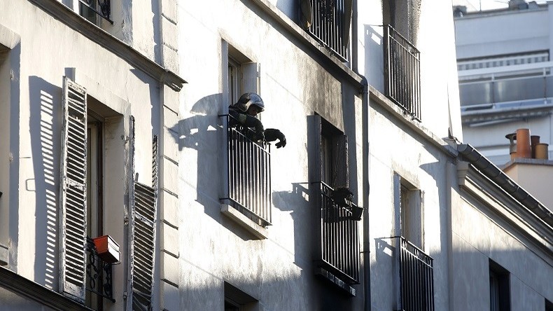 Un témoin de l'incendie rue Myrha à RT : «Des gens ont sauté par la fenêtre en criant»