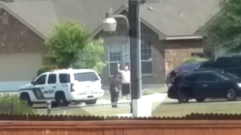 Les médias américains diffusent une vidéo choquante du meurtre d’un homme par la police texane