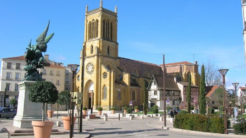 «Terroristes déguisés» : en France, l'islamophobie décomplexée de quelques maires