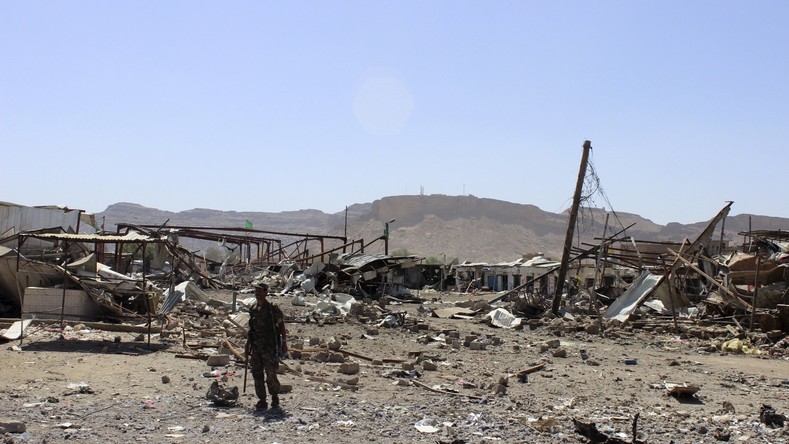 Human Rights Watch : La coalition bombarde régulièrement des endroits bondées au Yémen