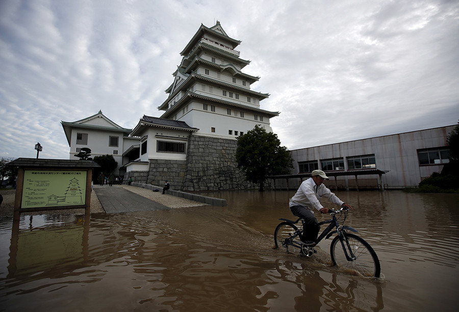 Sous les eaux, le Japon connaît ses inondations les plus graves en 50 ans (PHOTO, VIDEO)